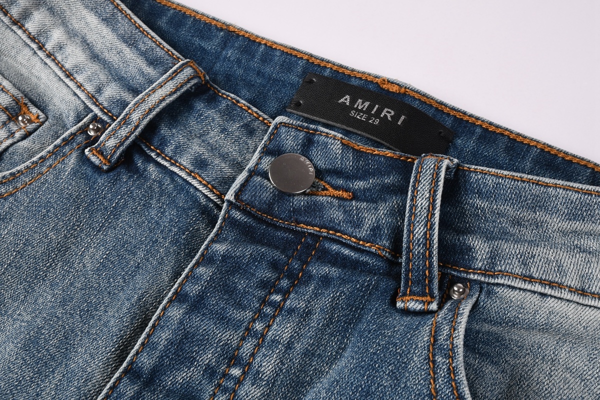 AM8931