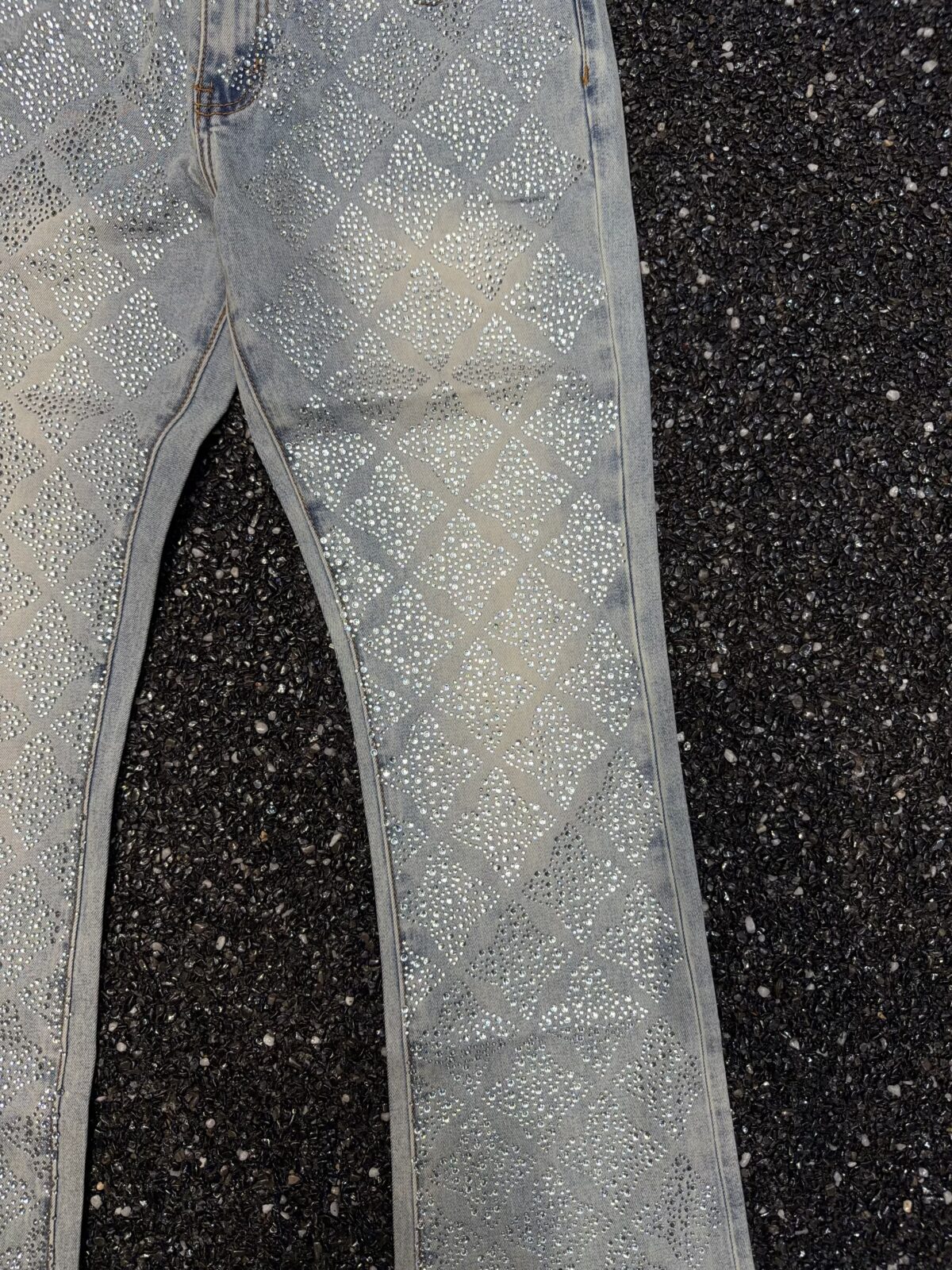 G8557