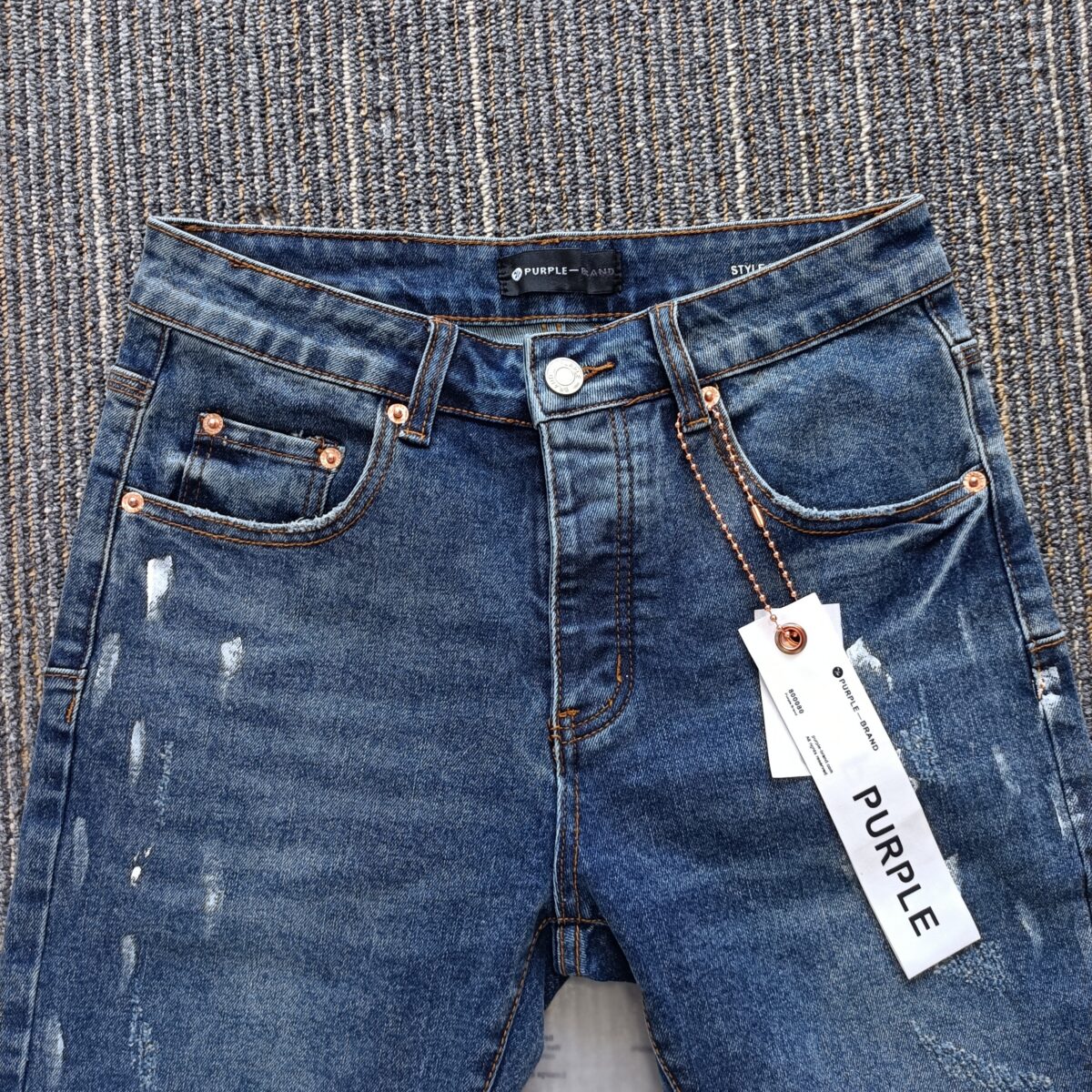816123