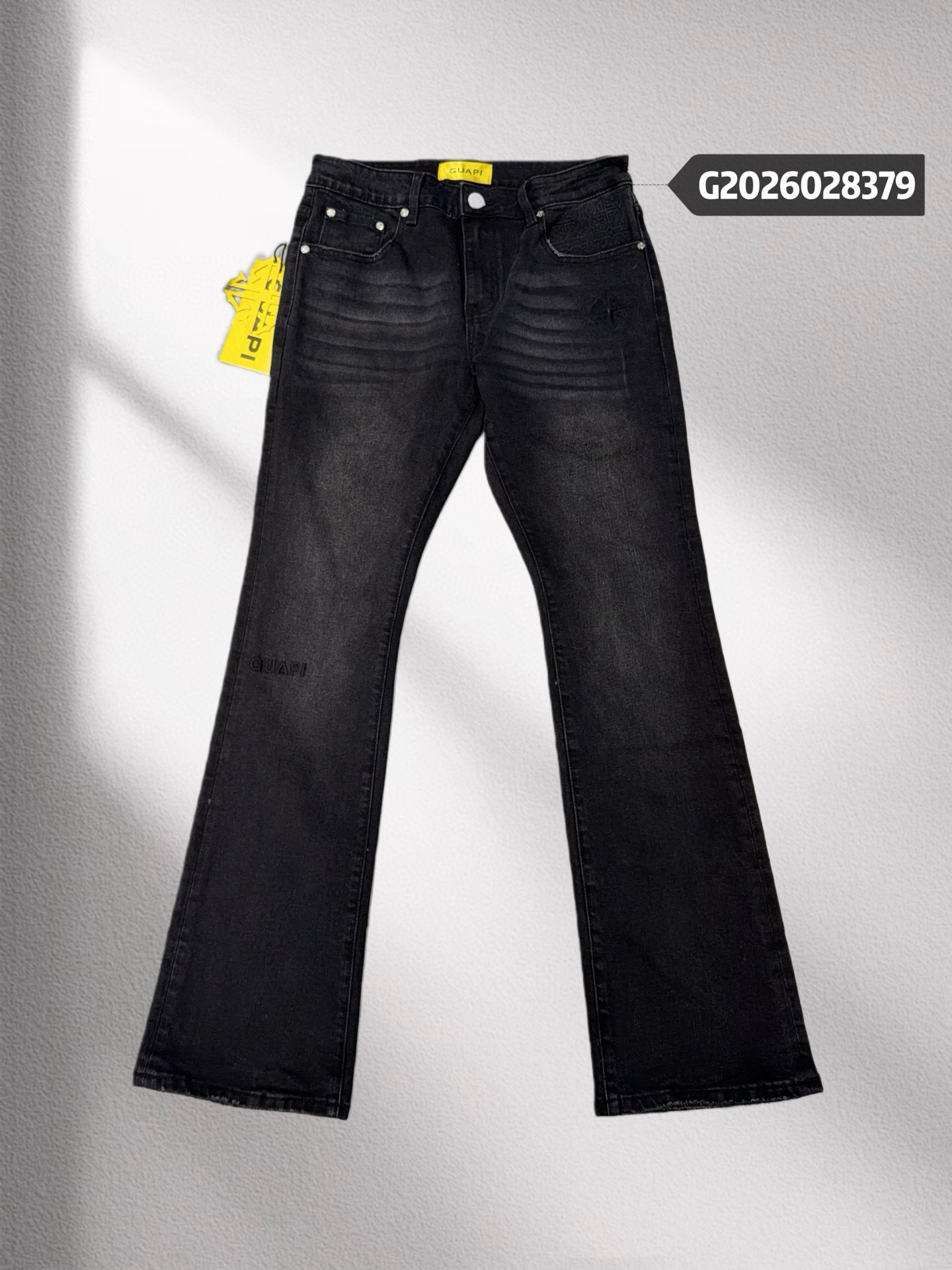 G8379