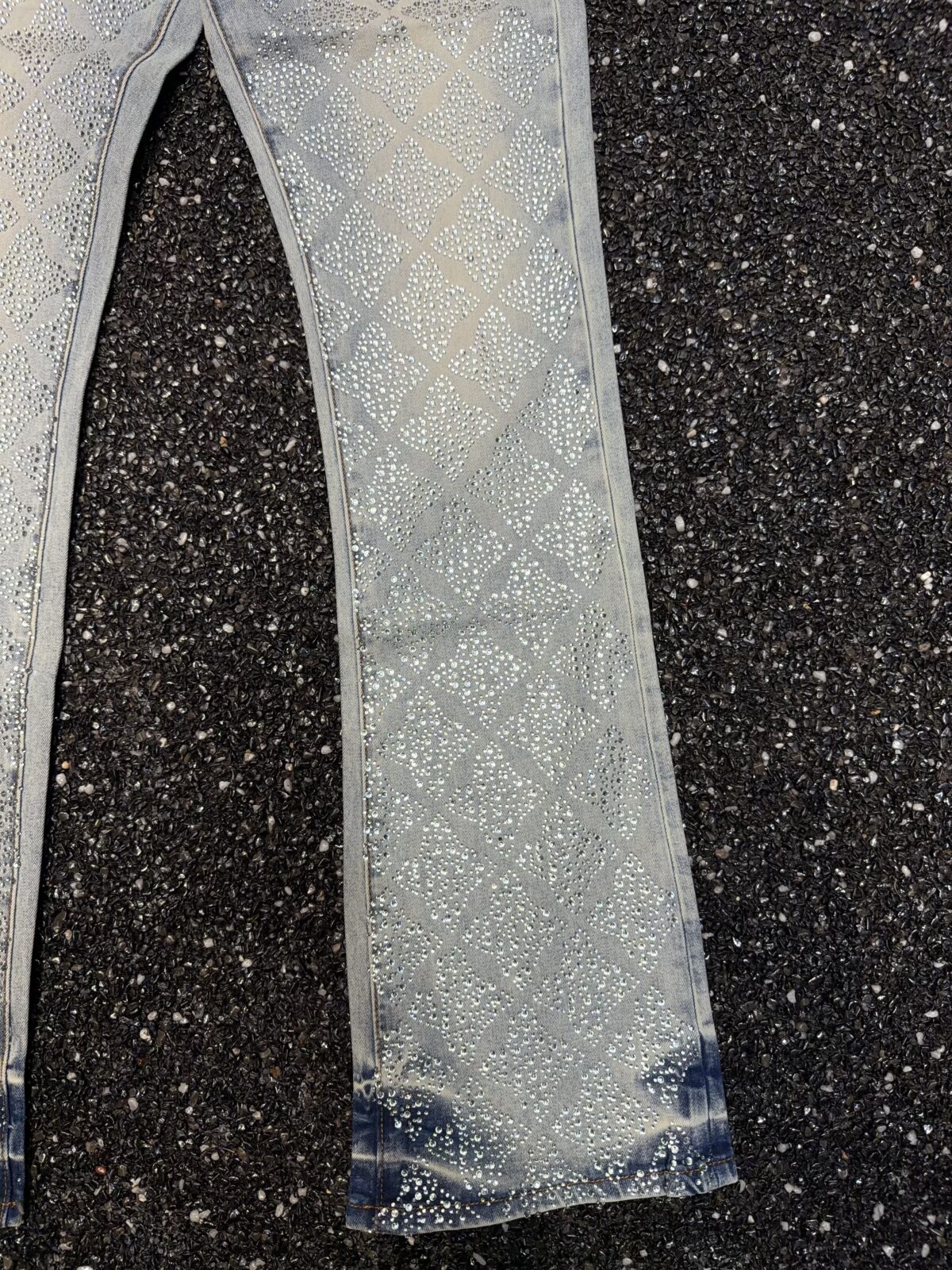 G8557