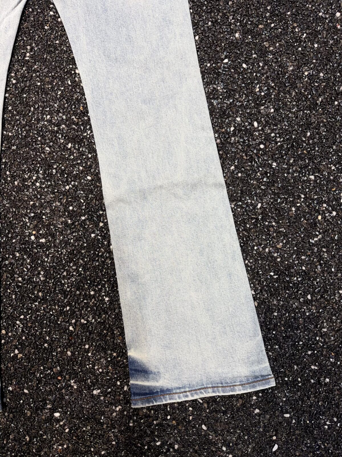 G8557