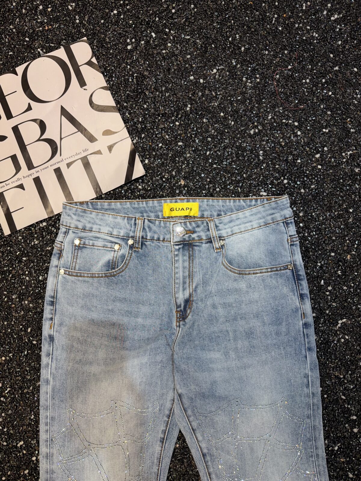 G8572