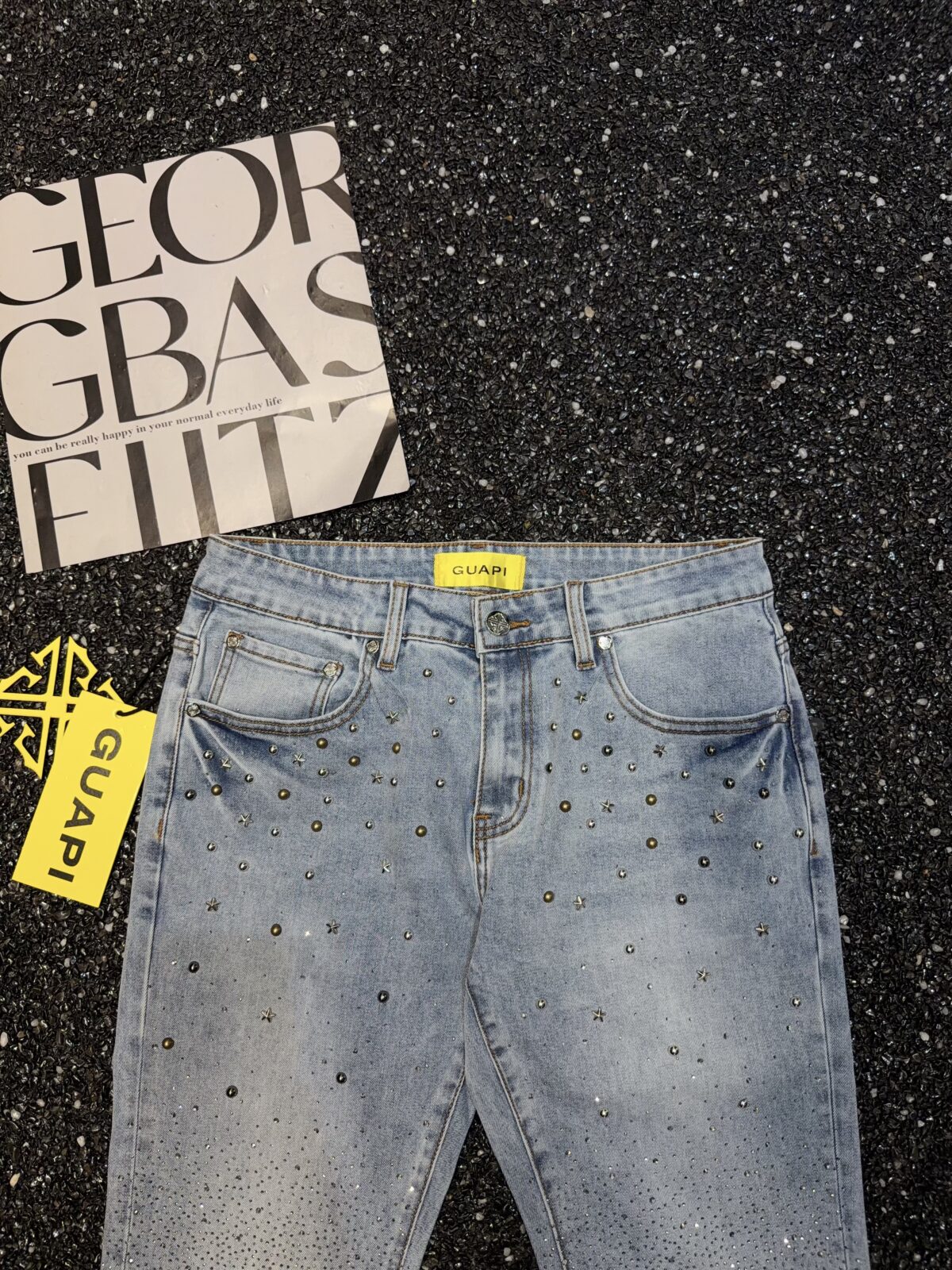 G8570