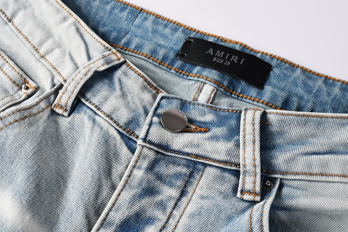 AM8935