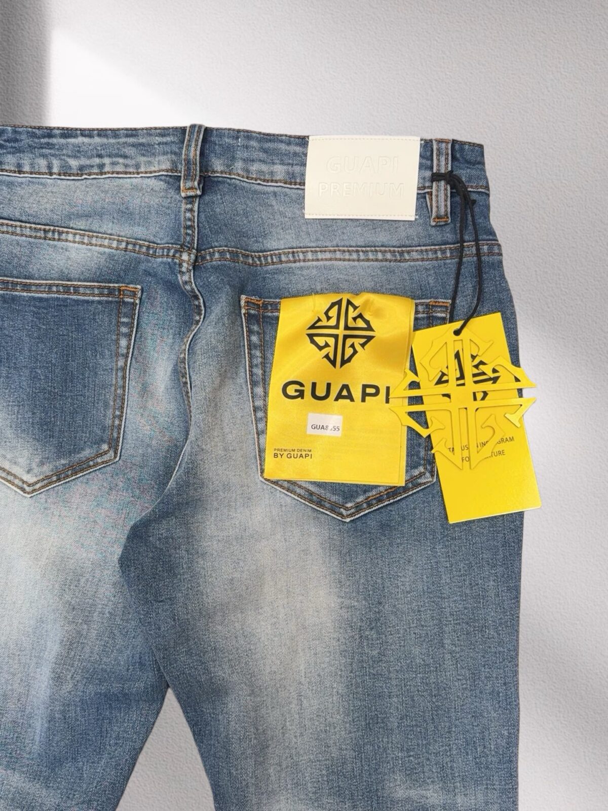 G8555