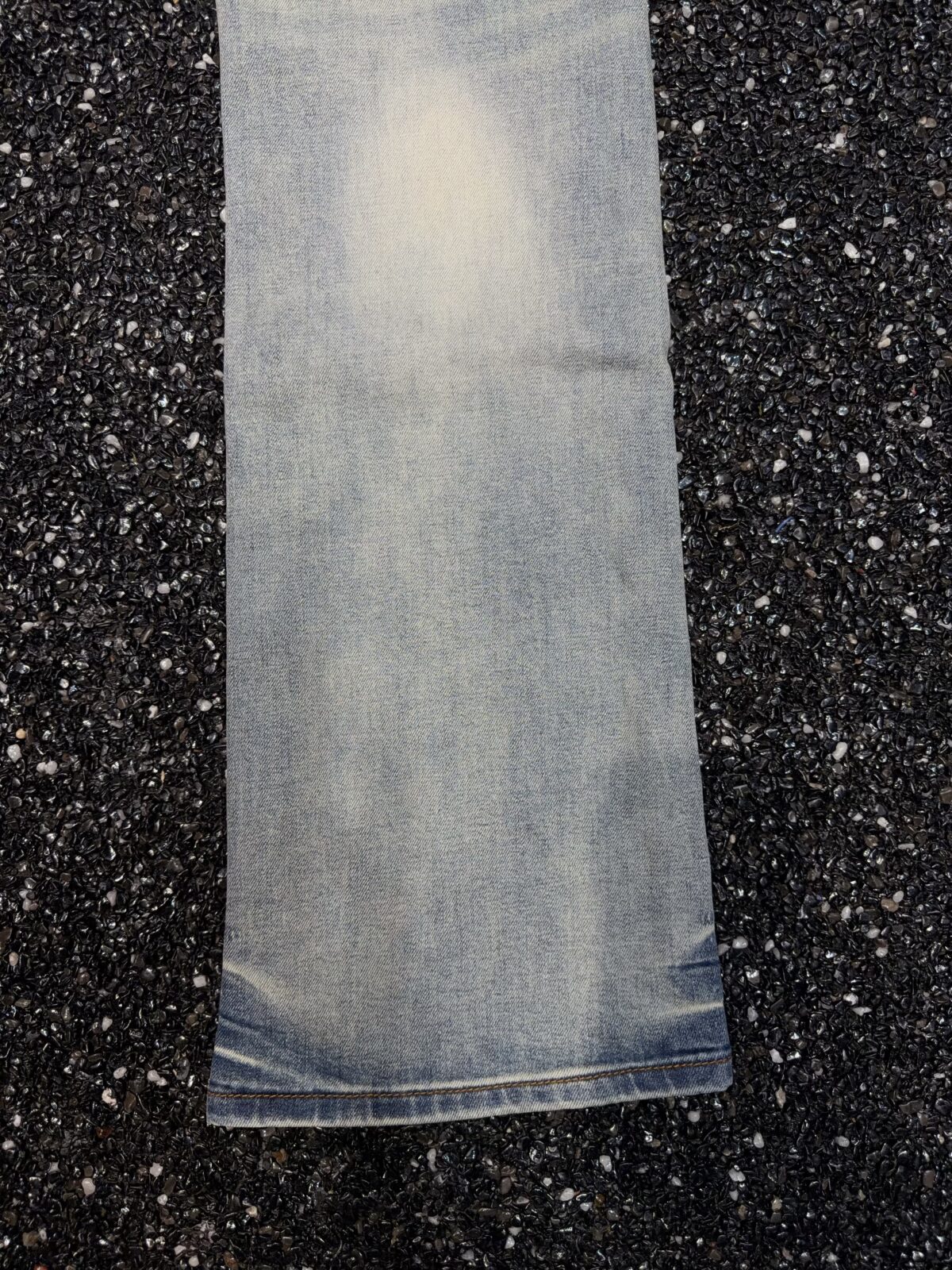 G8556