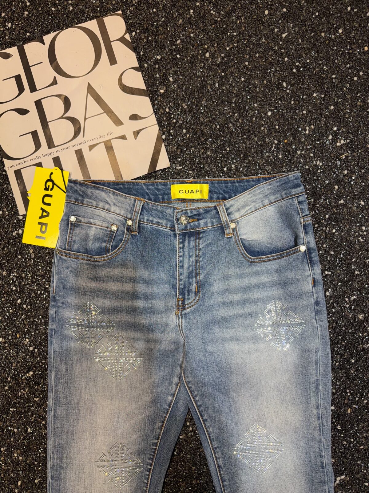 G8555
