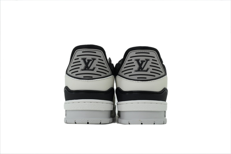 yupoo_286666_02128ff8.jpg 【EA0GZ】黑白皮 LV板鞋 Louis Vuitton Black and white leather 时尚板鞋