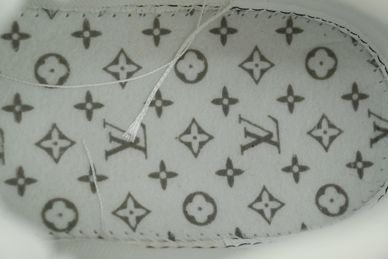 yupoo_286782_a209429c.jpg 【EA0GZ】白武士 LV板鞋 Louis Vuitton White Knight 时尚板鞋