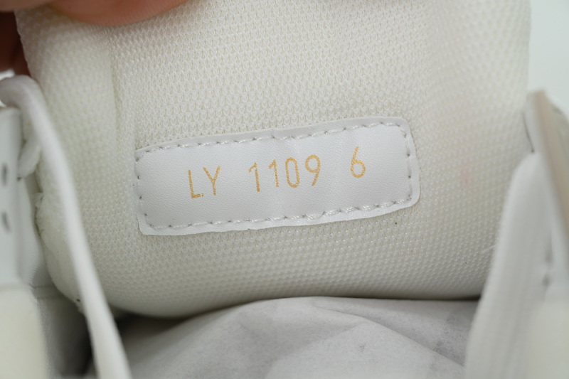 yupoo_286806_7bd77515.jpg 【EA0GZ】杏色牛仔 LV板鞋 Louis Vuitton Apricot colored denim 时尚板鞋