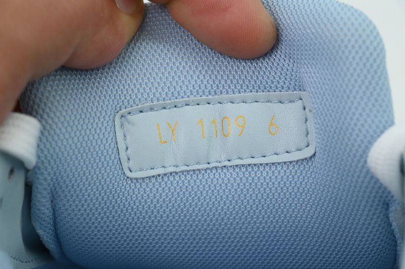 yupoo_286830_257f08ba.jpg 【EA0GZ】磨砂蓝色 LV板鞋 Louis Vuitton Matte Blue 时尚板鞋