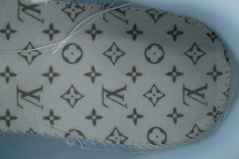yupoo_286830_4fb842e9.jpg 【EA0GZ】磨砂蓝色 LV板鞋 Louis Vuitton Matte Blue 时尚板鞋
