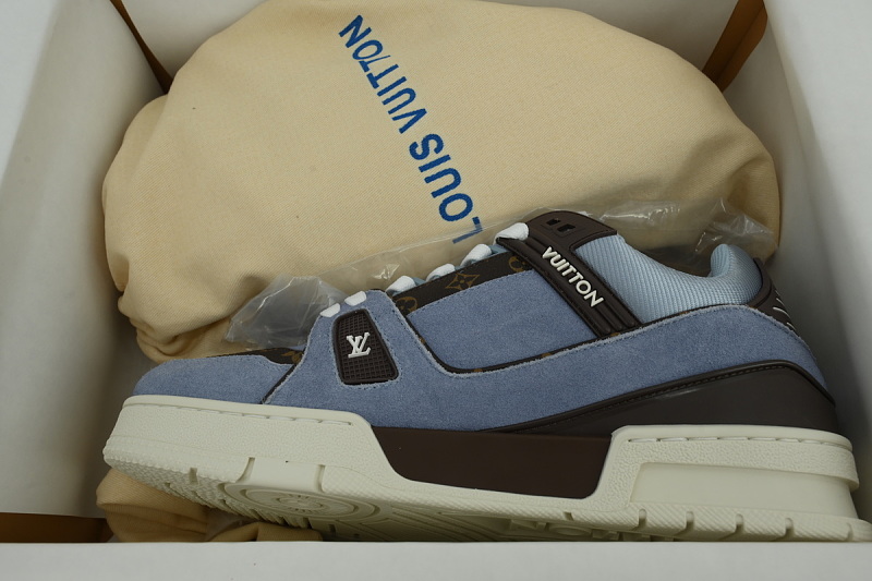 yupoo_286830_cdc7b02f.jpg 【EA0GZ】磨砂蓝色 LV板鞋 Louis Vuitton Matte Blue 时尚板鞋