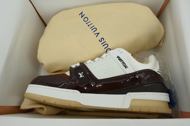 yupoo_286940_e3650042.jpg 【EA0GZ】漆皮棕 LV板鞋 Louis Vuitton Lacquer brown 时尚板鞋