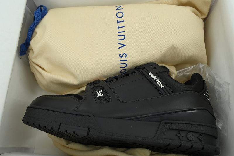 【EA0GZ】全黑吊坠 LV板鞋 Louis Vuitton All black pendant 时尚板鞋