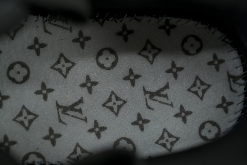 【EA0GZ】全黑吊坠 LV板鞋 Louis Vuitton All black pendant 时尚板鞋