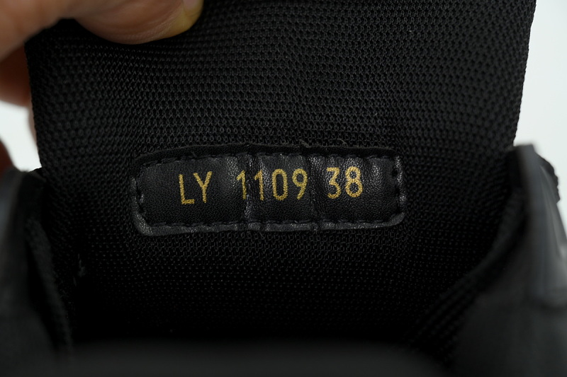 【EA0GZ】全黑水印 LV板鞋  Louis Vuitton All black watermark 时尚板鞋