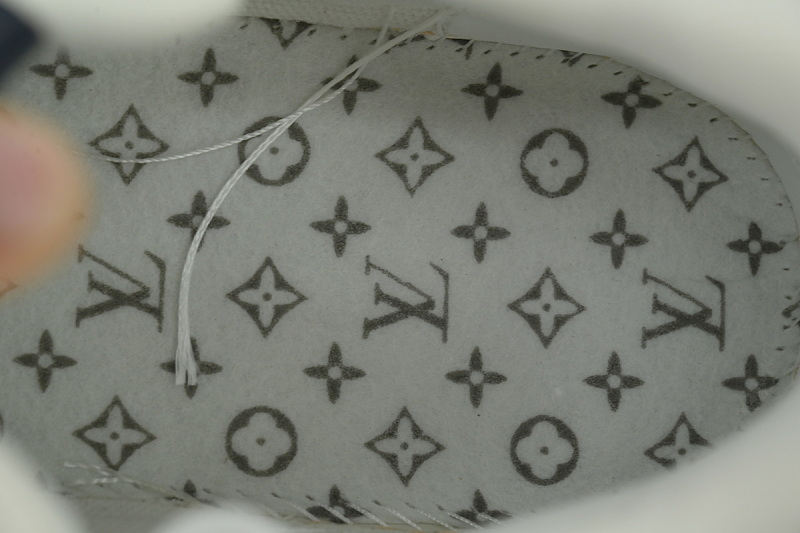 【EA0GZ】白蓝 LV板鞋  Louis Vuitton White-blue 时尚板鞋