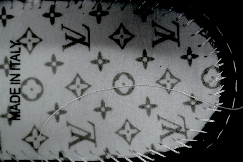 【EA0ET】新黑白 LV板鞋 Louis Vuitton New Black And White 时尚板鞋
