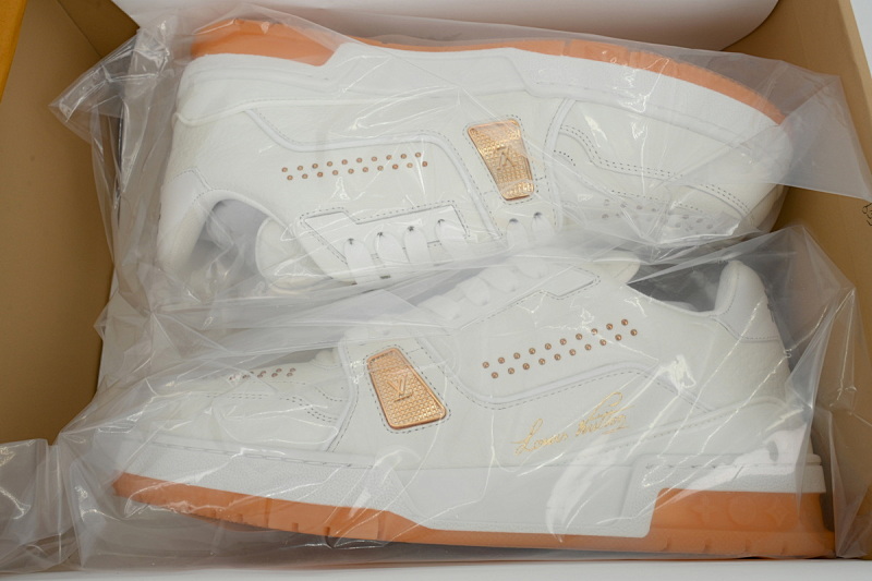 yupoo_287224_cf50379a.jpg 【EA0ET】白橙铆钉 LV板鞋 Louis Vuitton White Orange Rivet 时尚板鞋