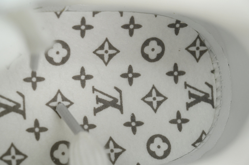 yupoo_287307_39d81be9.jpg 【EA0ET】白绿 LV板鞋 Louis Vuitton White Green 时尚板鞋