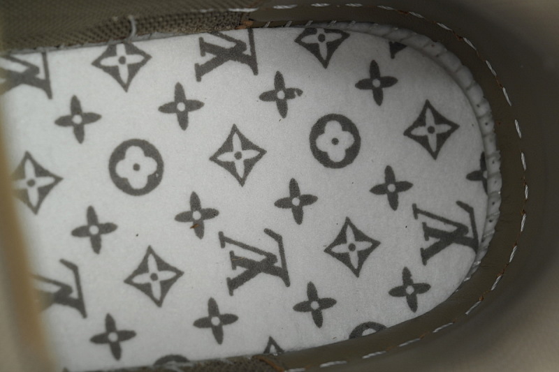 【EA0ET】褐色小压花 LV板鞋  Louis Vuitton Brown Small Embossing 时尚板鞋