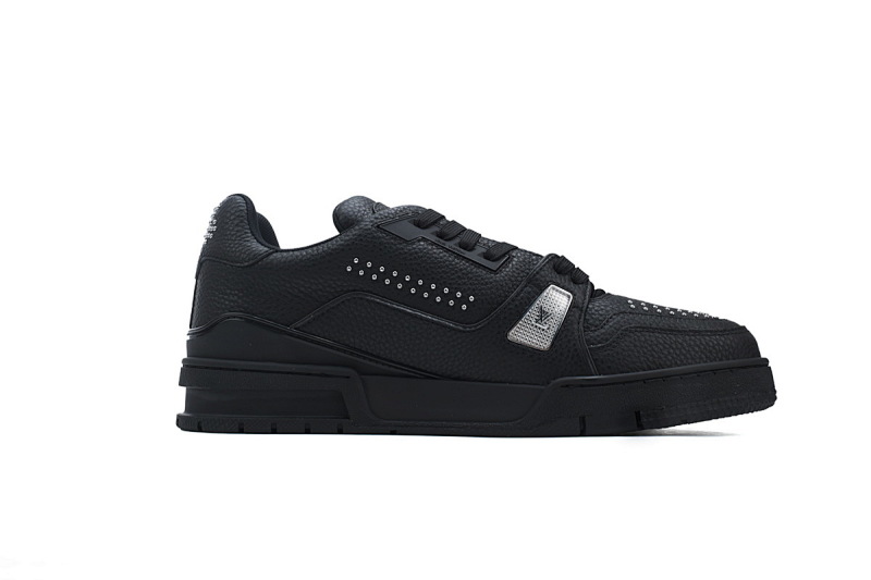 【EA0ET】黑色铆钉 LV板鞋 LOUIS VUITTON Trainer 低帮时尚板鞋