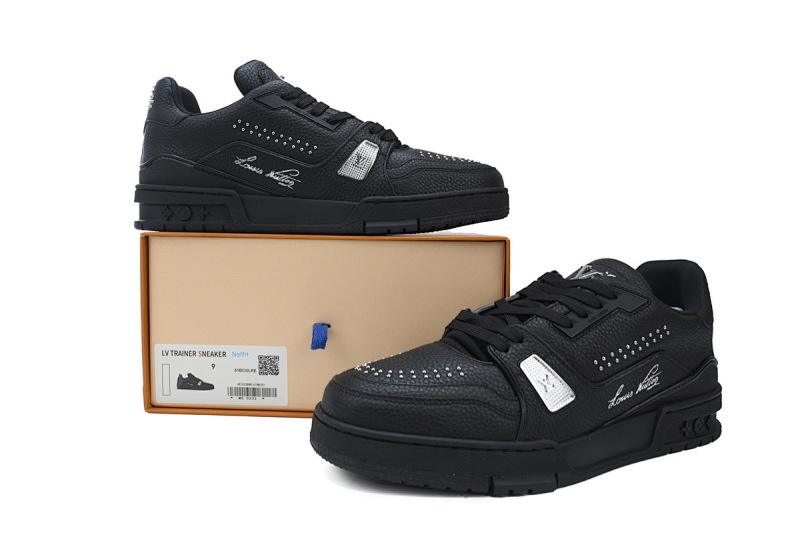【EA0ET】黑色铆钉 LV板鞋 LOUIS VUITTON Trainer 低帮时尚板鞋