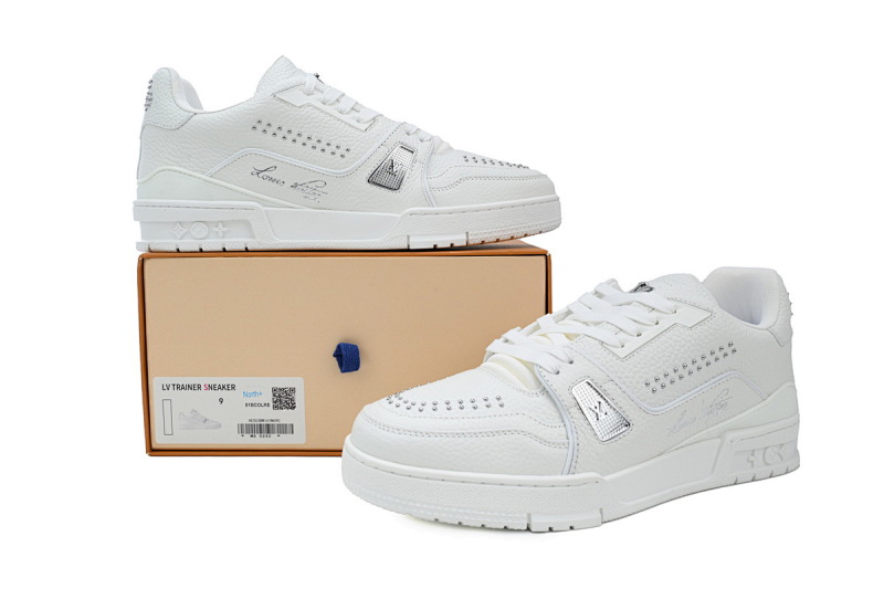 【EA0ET】白色铆钉 LV板鞋 LOUIS VUITTON Trainer 低帮时尚板鞋