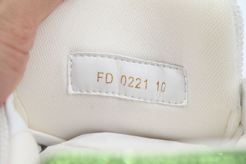 yupoo_288279_bedfa109.jpg 【EA0ET】白钻绿尾 路易威登 LV钻面休闲板鞋 LOUIS VUITTON Trainer