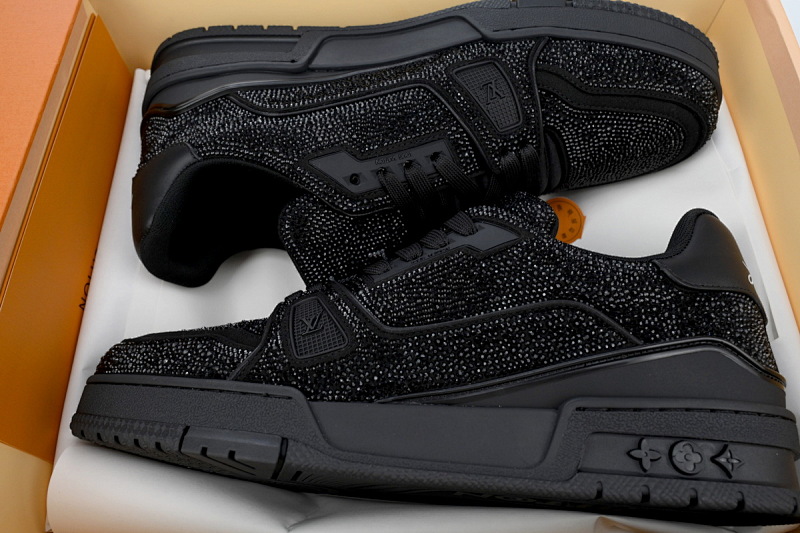 yupoo_288379_2a8aaebe.jpg 【EA0ET】全黑钻 路易威登 LV钻面休闲板鞋 LOUIS VUITTON Trainer