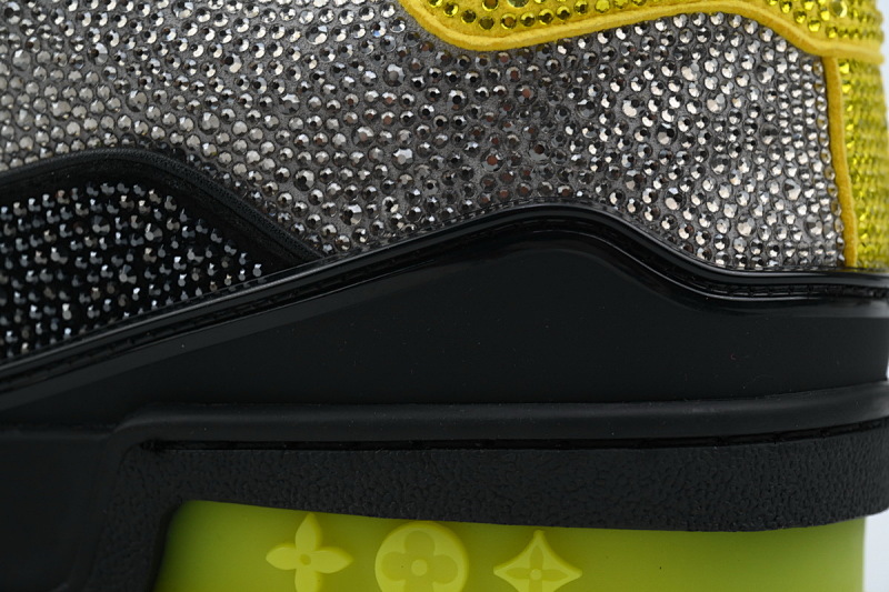 【EA0ET】黑黄钻 路易威登 LV钻面休闲板鞋 LOUIS VUITTON Trainer
