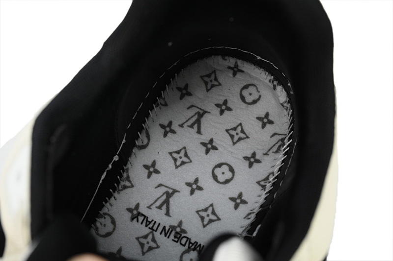 yupoo_288642_611d1306.jpg 【EA0ET】圆头魔术黑白 路易威登 LV休闲板鞋 LOUIS VUITTON Trainer