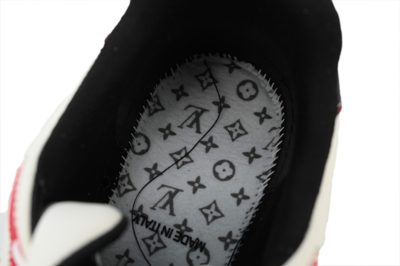 【EA0ET】圆头全皮黑白 路易威登 LV休闲板鞋 LOUIS VUITTON Trainer