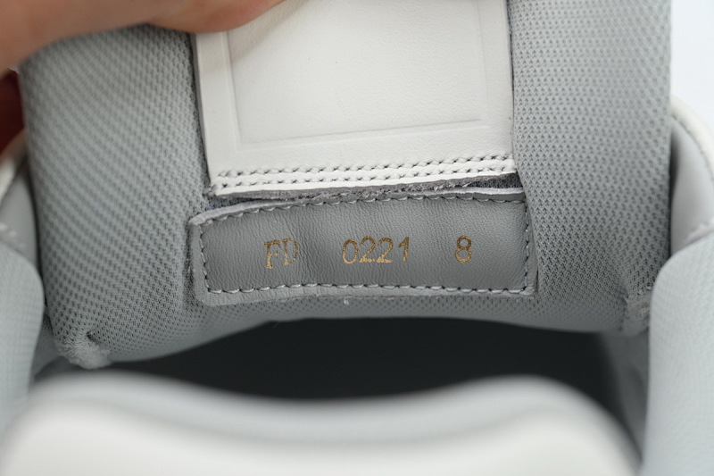 yupoo_289223_2747b43c.jpg 【EA0ET】54白水泥 LV板鞋 Louis Vuitton Trainer White 时尚板鞋
