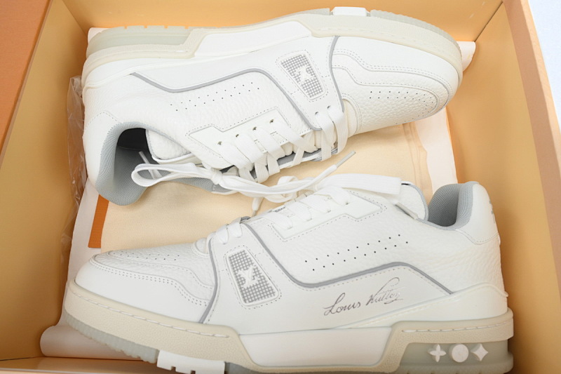 yupoo_289223_c2c5aa12.jpg 【EA0ET】54白水泥 LV板鞋 Louis Vuitton Trainer White 时尚板鞋
