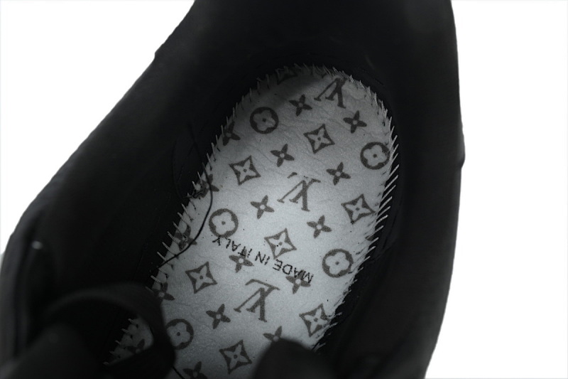 yupoo_289270_6b8e1c6b.jpg 【EA0ET】黑荔枝 LV板鞋 Louis Vuitton Trainer Black 皮革网眼徽标金色签名 时尚板鞋
