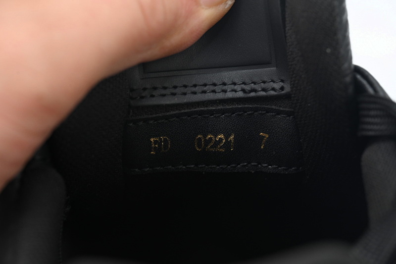 yupoo_289270_eb5c5ae7.jpg 【EA0ET】黑荔枝 LV板鞋 Louis Vuitton Trainer Black 皮革网眼徽标金色签名 时尚板鞋
