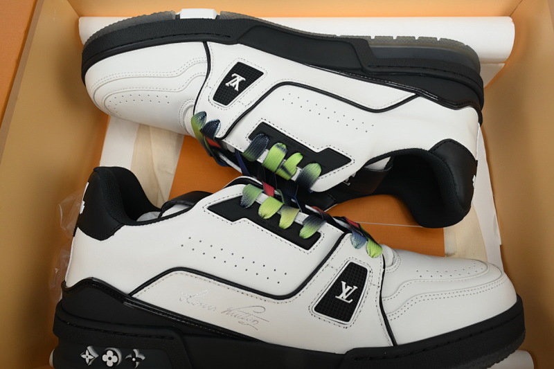 yupoo_289292_0965faad.jpg 【EA0ET】54彩带 LV板鞋 Louis Vuitton Trainer White 牛皮时尚板鞋