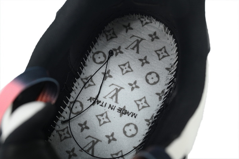 yupoo_289292_a5b31e2e.jpg 【EA0ET】54彩带 LV板鞋 Louis Vuitton Trainer White 牛皮时尚板鞋