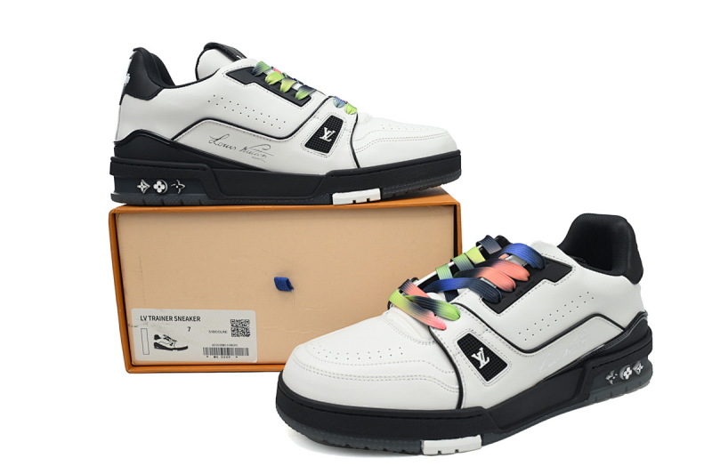yupoo_289292_bbbe12fe.jpg 【EA0ET】54彩带 LV板鞋 Louis Vuitton Trainer White 牛皮时尚板鞋