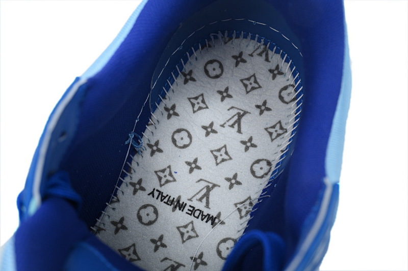 【EA0ET】压花白蓝 LV板鞋 Louis Vuitton Trainer White Blue 牛皮花纹 时尚板鞋
