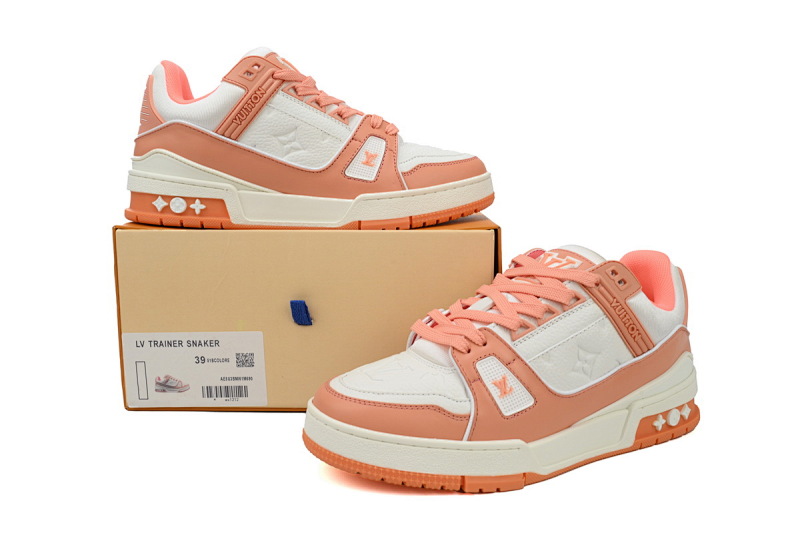 【EA0ET】压花蜜桃粉 LV板鞋 Louis Vuitton Trainer Peach 牛皮花纹 时尚板鞋