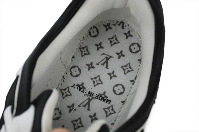 yupoo_289653_f72a1603.jpg 【EA0ET】走秀黑白熊猫 LV板鞋 Louis Vuitton Trainer Black White 时尚板鞋
