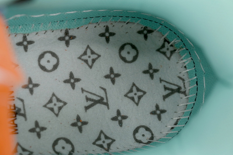 yupoo_289675_b992e70a.jpg 【EA0ET】走秀湖水蓝 LV板鞋 Louis Vuitton Trainer Blue 时尚板鞋