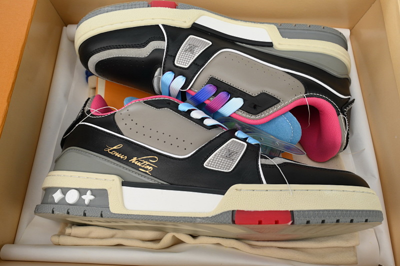 【EA0ET】走秀内粉 LV板鞋 Louis Vuitton Trainer Pink 靓丽色彩点缀 时尚板鞋