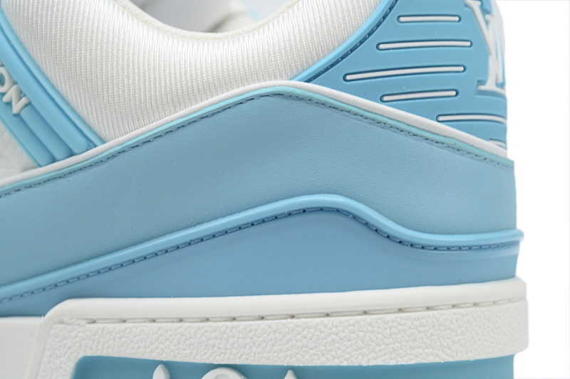 yupoo_289785_70c4b2b3.jpg 【EA0ET】压花浅蓝 LV板鞋 Louis Vuitton Trainer Light Blue 牛皮系带压纹 时尚板鞋