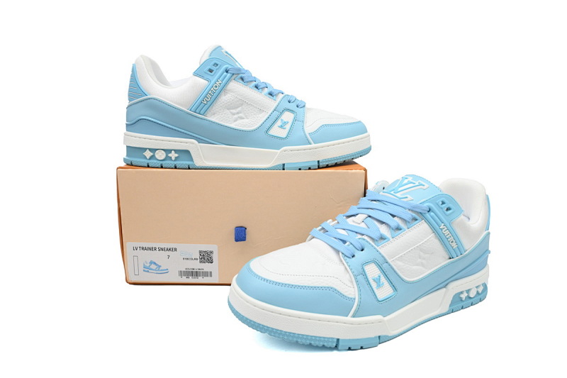 yupoo_289785_e7bb6d58.jpg 【EA0ET】压花浅蓝 LV板鞋 Louis Vuitton Trainer Light Blue 牛皮系带压纹 时尚板鞋