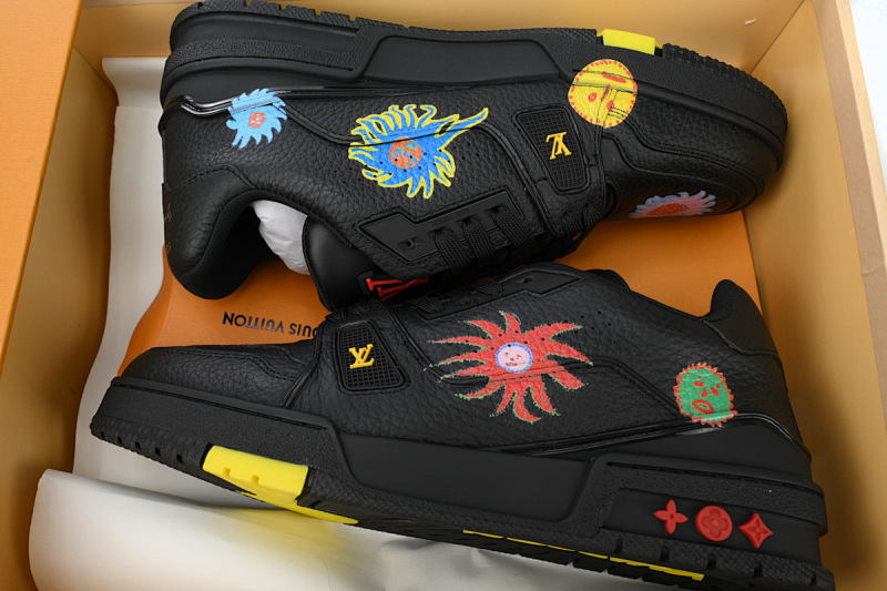 yupoo_289945_46174be9.jpg 【EA0ET】印花黑太阳花 LV板鞋 Yayoi Kusama x Louis Vuitton Trainer Black 牛皮低帮系带 时尚板鞋